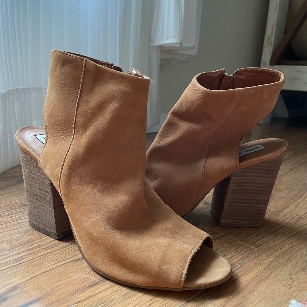 Steve Madden Peep-toe shoes